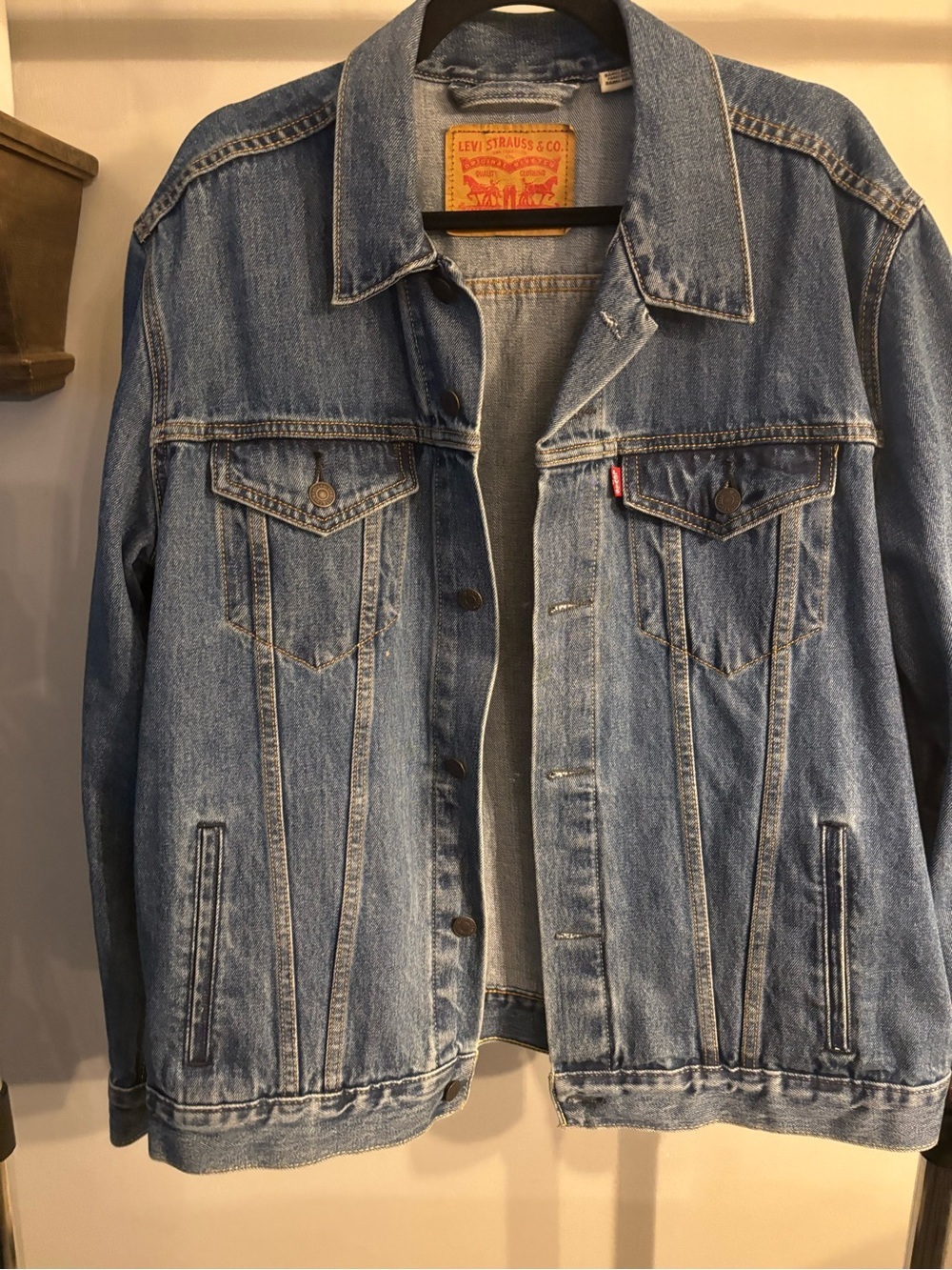 Levi's Classic Light Blue Denim Mens trucker Jacket size XL